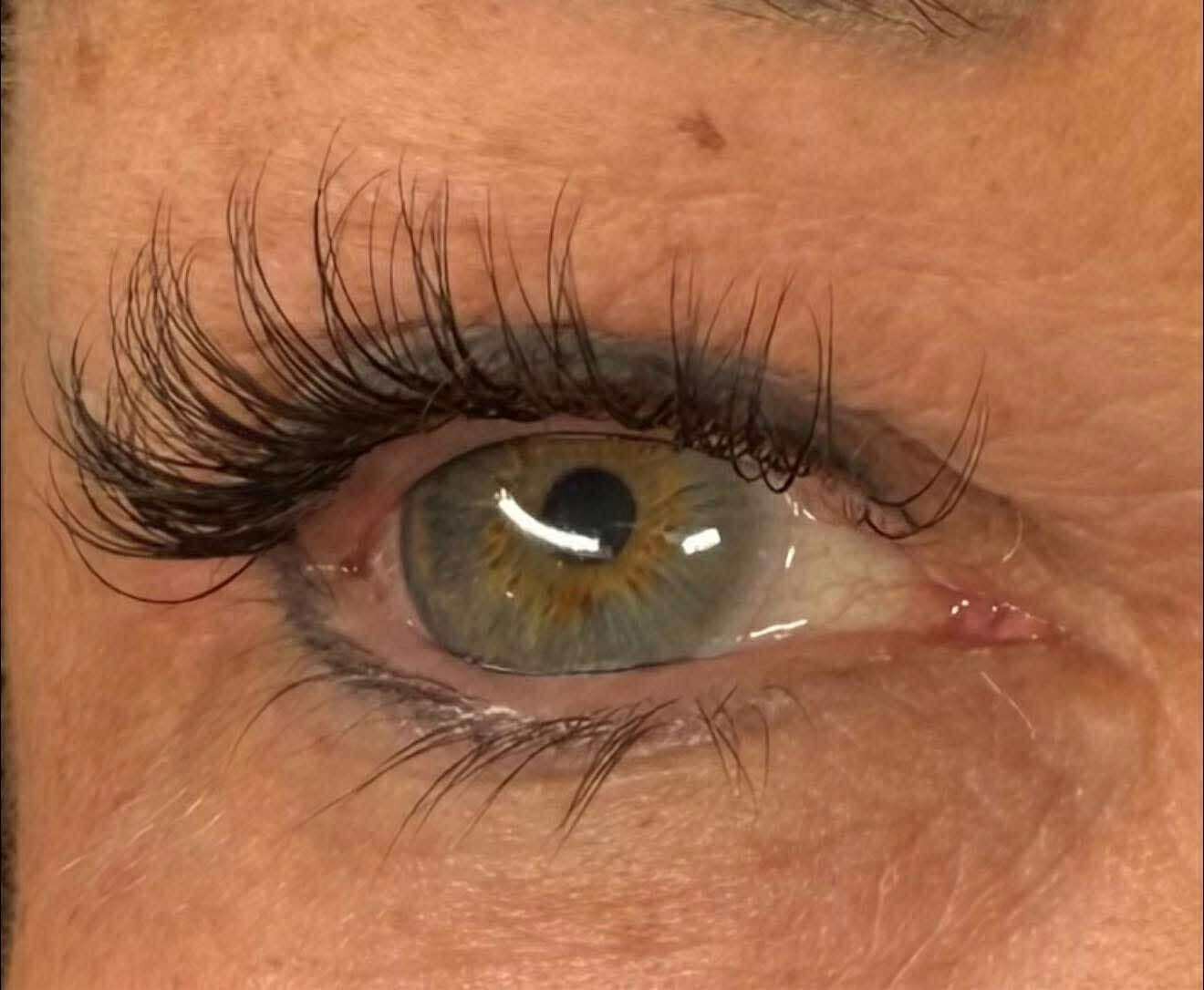 Classic lash extensions